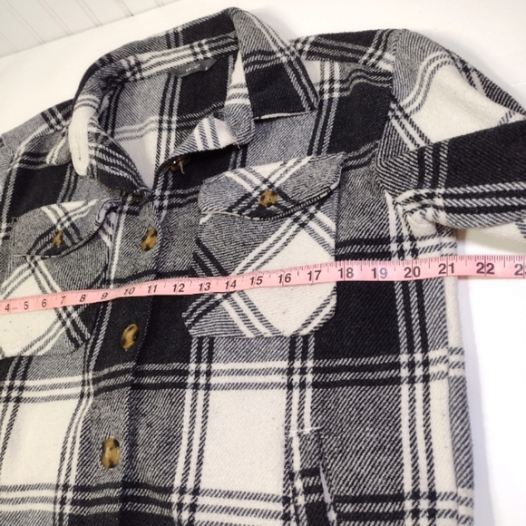 Member's Mark Plaid Shacket Black and White Plaid Button-Up Size (S) - Picture 10 of 12